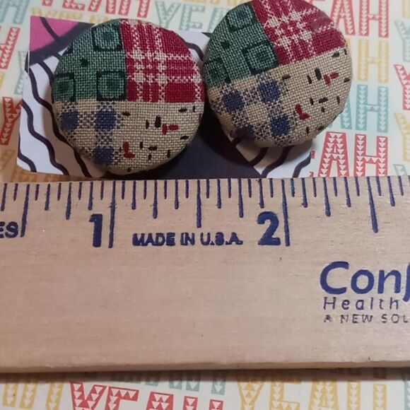 Patterned post earrings - Picture 1 of 3